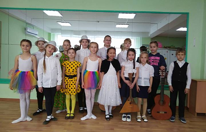 Учащиеся Детской школы искусств выступили с благотворительным концертом